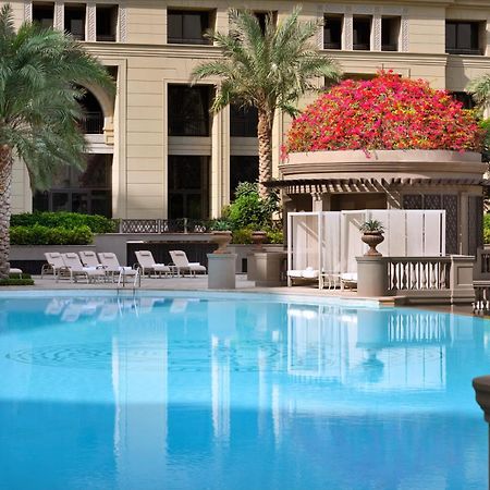 Palazzo Versace Dubai Esterno foto The swimming pool at The Westin