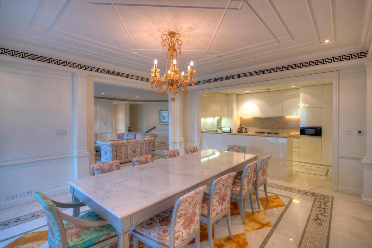 Palazzo Versace Dubai Esterno foto A dining room in a suite at the Atlantis Resort