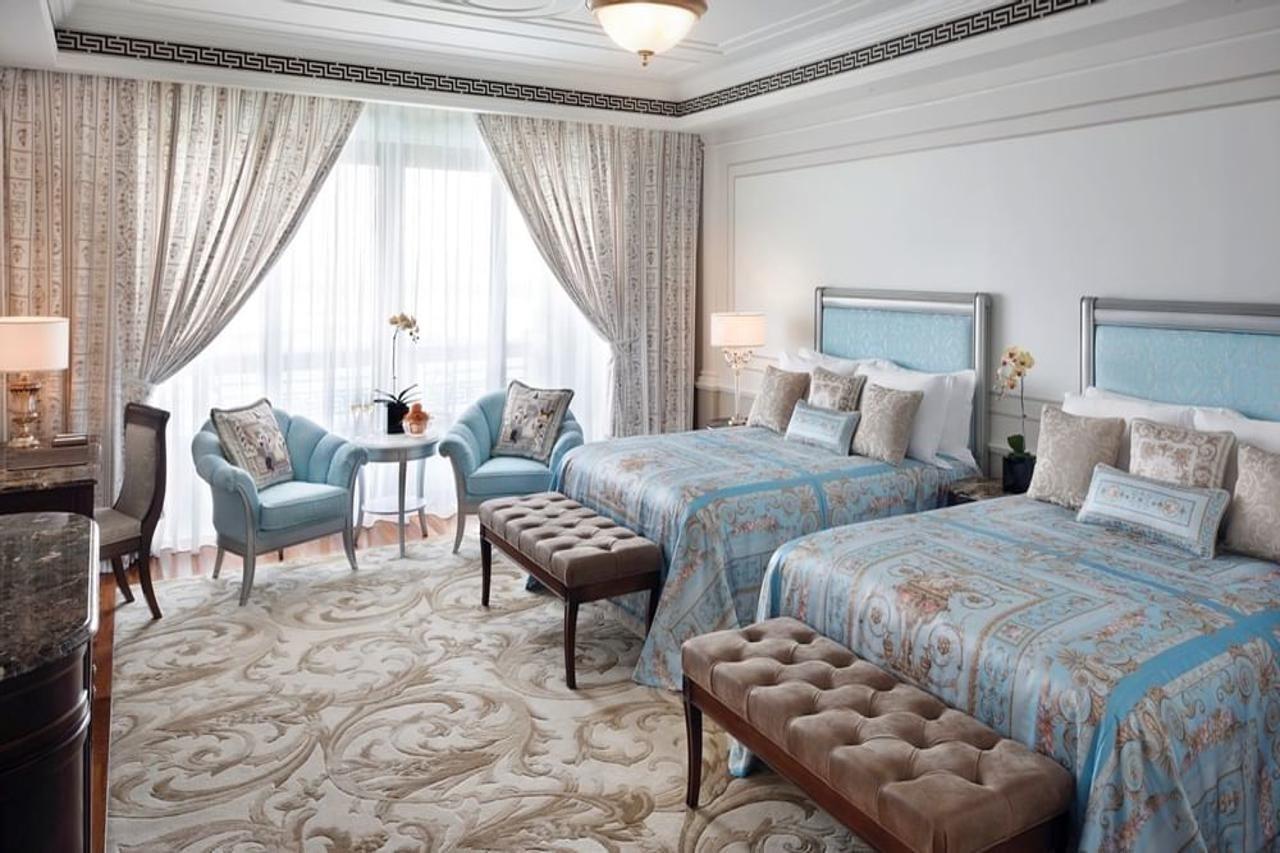 Palazzo Versace Dubai Esterno foto A guest room at the Burj Al Arab