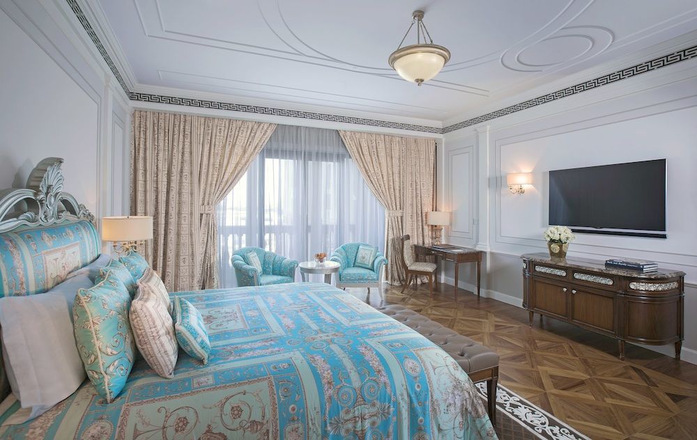 Palazzo Versace Dubai Esterno foto A bedroom at the Taj Mahal Palace