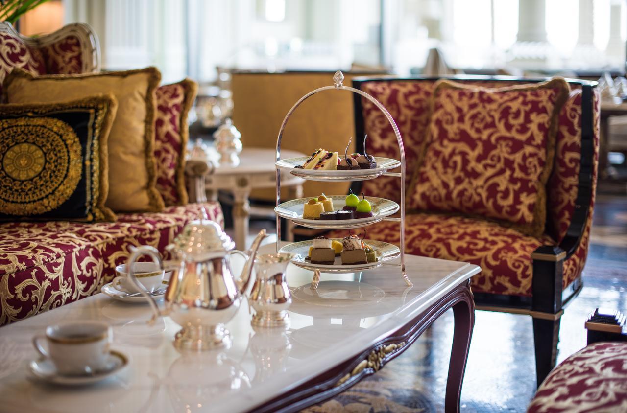 Palazzo Versace Dubai Esterno foto Afternoon tea at the Taj Mahal Palace, Mumbai